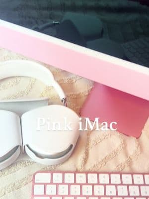 Im obsessed 🥰💕💻 #imac @apple #imac #asmr #umboxing #imacunboxing #pink #pinkimac #christmas #christmashaul #unboxingasmr #asmrsounds #pinkobsessed #apple #compure #stargirl 