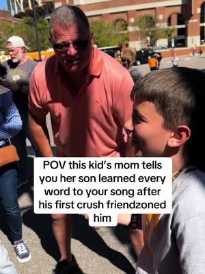 lil dude crushed it ngl 😂  #countrymusic #ainthinkinboutyou #friendzoned #musicoftiktok #greylanjames #morganwallen 