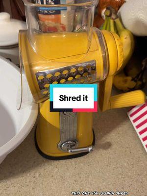 I love shredding my own cheese and using this for so many other things @SUSTEAS #shredders #foodshredder #shreddedcheese #cheeseshredder #cheesegrater #foodprep #tiktokshopholidayhaul #ttsdelightnow #tiktokshopcreatorpicks #giftguide #toptierdecember #ttslevelup 