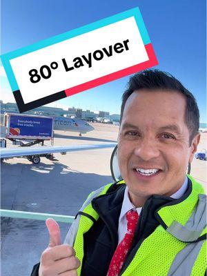 Airline Pilot Day in the Life ✈️ 2 Flights to a sunny and warm layover. 🌞  #lifeatsouthwest #pilotlife #airlinepilot #pilot #dayinthelife #aviation #layoverlife 