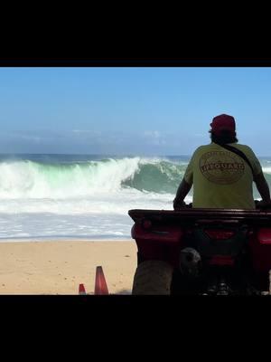 The Eddie was a vibe. Makes me want to cry. It was unreal to see this in person. @Rip Curl #eddiewouldgo #theeddie #ripcurl #bigwavesurfing  #bigwave #surfing #hawaii #waimeabay 