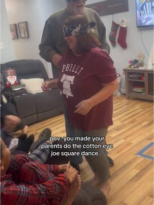 Watch til the end!! & can someone tell me why my dad is so dramatic 😂😂😂 #cottoneyejoe #squaregame #funny #fyp #trending #familygames #viral #creator #christmas #Love #laughs #blindfolded #momanddad