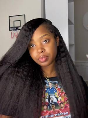 OMG Such a full & rich Kinky Straight hair 😳👏🏽 Must Have one this winter!❄️👉🏽 #vshowhair #merrychristmas #holidayhaul #blackgirlmagic #bighairdontcare #weargowig #gluelesswig 