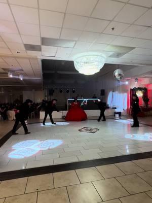 Princess Camila with @Studio4kings ✨❤️ Choreographer: @imeee  #xv #waltz #quince #quinceañera #eventplannerla 