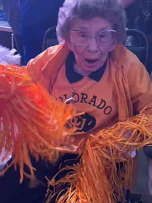 Miss Peggy is ready for the game! #valeroalamobowl #GoBuffs