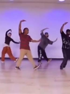 That one time @Codie Wiggins taught class🤩 This was too fire!!! Dancing with @Zeus’s Son. @israelthedon @ZIN 🔥 🎥 @Reggie Pinckney  #hiphop #danceclass #hiphopdanceclass #hiphopchoreo #hiphopchoreography #mihrankstudios