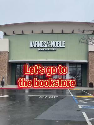 Me going to B&N today when they keep making this worse each year: “okay fine. But I’m gonna complain the whole time.” 📚 #BookTok #bookstore #barnesandnoble #bookhaul #windandtruth #brandonsanderson #heavenlytyrant #xiranjayzhao #andrewjosephwhite #fantasybooks #horrorbooks #bookshopping #booktoker #emmaskiesreads 