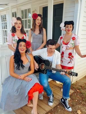 Here we come 2025 ✨🎙️💋 #vocalharmony #livemusic #rockabilly #johnnycash #1950s #elvis #fyp 