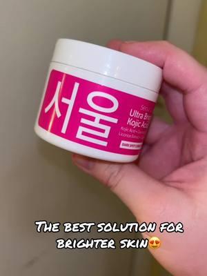 Tired of those dark spots? This is your solution to your problem 😍 available on TikTok shop🤩 #kojicacid #brighteningskincare #brighteningcream #seoulcuticals #kbeauty #darkspotcorrector #niacinamide #TikTokShop #tiktokmademebuyit 