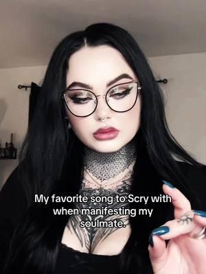 🤭🖤👉🏻👈🏻 #foryou #trend #trending #fyp #scry #scrying #witchtok #witch #witchesoftiktok #witchyvibes 