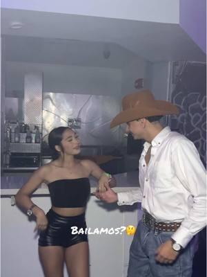 Toxica🤦‍♂️#fyp ##bailestiktok##fypシ##huapangos##paratii##parati##explore##tribal##bailes##quinceñera##nortenas##texas##dallas##escapade2001##blowthisup