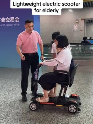 Popular travel electric mobility scooter for elderly.#mobilityscooter #elderlyscooter #scooter #morelaxscooter 