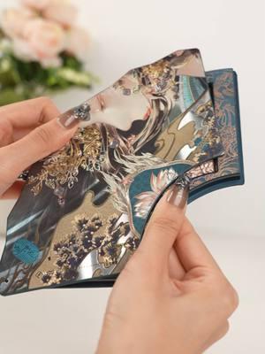 Imagine the joy of receiving the Floral Engraving Beauty Goddess Makeup Palette as a holiday gift! Fan your Love! #Florasis #FlorasisBeauty #FlorasisMakeup #ChineseMakeup #MakeupLover #GlowMakeup #MakeupEssentials #Eyeshadow #TCM #TraditionalChineseMedicine