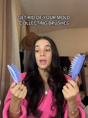 Your PSA to get a brush with no backing #unbrush #unbrushhairbrush #moldyhairbrush #detanglingbrush #unbrushreview 