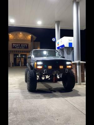 #jeepcherokee #35s  #goodyears #trailrig 