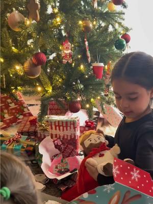 Luna gave her little sister the plushie so it can heal her since she was sick 😭♥️ #jesusplushie #jesusplush #jesuslovesyou #jesusisking #tiktokshopfinds #christmasgift #bestgift 