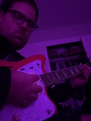 Learned that one @Glom song bc he is a gangsta #emo #shoegaze #midwestemo #jazzmaster #guitar 