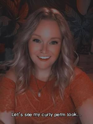 Now only if I knew how to get my natural curls to do this instead of using curling irons, I’d be in love! #aifilter #permedhair #nowiwantone #isthis32 #hmm #decisions #hairtok #irishhair #wavycurlyhair #thestruggleisreal 