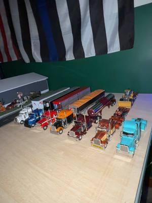 The collection is growing! #fypシ゚viral #164scaletrucks #semitrucks #peterbilt #bigsemis #diecastreplica #modeltrucks #bigrigs #truckcolection #164colector #realisticsemis #bigboytrucks 