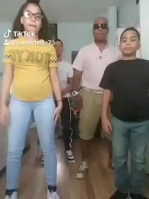 THEY WERE SO LITTLE HERE🤗🤗 #trend #dadandkids #familydance #cono #boricua🇵🇷 #titokdance #viralvideo 