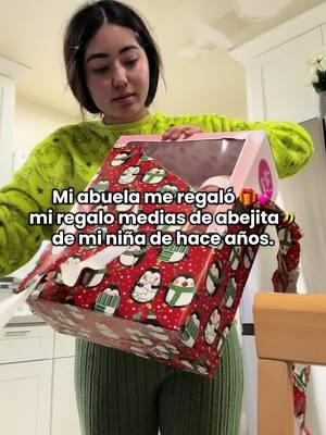 El mejor regalo🎁👵🏻 #abuela #regalo #mediasdeabejita 