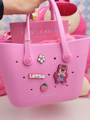 The shiny hole-in-the-wall bag is not only a fashion statement, but also the best partner for night parties#lotso#MINISO #tiktokshopholidayhaul #ShopVideoCarnival