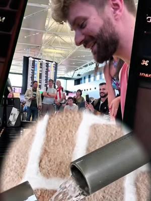 I met a SAXOPHONIST at the AIRPORT ?! 😱😱 #piano #publicpiano #publicreaction #dancemonkey #saxophone 