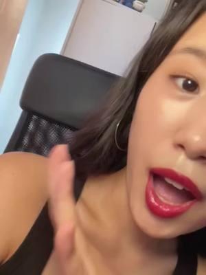 What is going on here? If anyone knows, please let me know in the comments! #doubleeyelid #tiktok #girls #fyp 