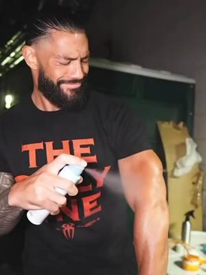 Roman Reigns Sprays His Body in Awkward Encounter & Gets Ready for Match #WWE #romanreigns #thebloodline #wrestlingnews #wwenews #jeyuso #paulheyman #ogbloodline