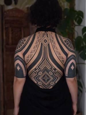 By Jonas Borkhoff #blackwork #blackink #backtattoo #beautytattoo #ornamentaltattoo #ornamentaltattoo #tattoo #tattoo #scene360