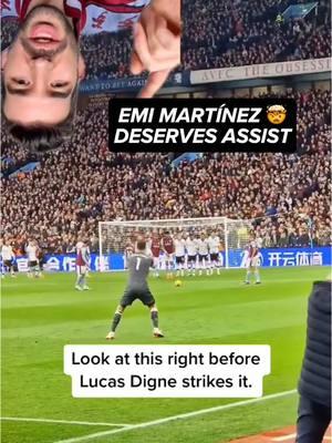 Emi Martínez deserves an assist for this 👏 Elite goalkeeper at both ends of the pitch 🧤 #EmiMartinez #DibuMartinez #Goalkeeper #Goalkeeping #AVFC #AstonVilla