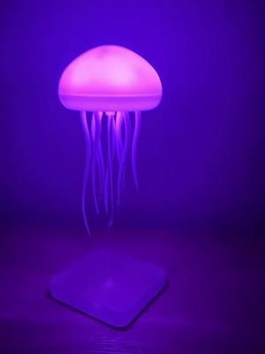 So beautiful! #light #lights #nightlight #jelly #jellyfish #underthesea #newyou #happynewyear #shopping #gadgets 