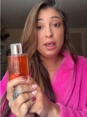 I was gone for 5 days over Christmas and this morning I threw on a hoodie I haven’t worn all week and it STILL smells like chocomusk #bestperfume #perfumereview #chocomusk #chocomuskperfume #chocomuskreview 