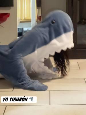 TIBURÓN EN BUSCA DE SARDINAS 🦈 #capcut #creatorsearchinsights #shark #discoverychannel #TIKTOK #VIRAL #fyp #fypシ 