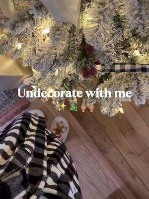 Am I the only one ? I immediately put everything away and it felt soooo good!! Christmas just didn’t feel the same 🥲 #gettingridofchristmas #undecoratingforchristmas #undecoratewithme #undecorate #homerefresh #cleaningmotivation 