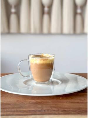 Este Café con Huevo (y leche condensada) se ca a convertir en tu manera favorita para preparar el café. Es una receta super popular en Vietnam y desde que lo probé me encantó. Te dejó aquí la receta para que lo prepares! INGREDIENTES  1 Taza de café 1 Yema de huevo 1/4 Taza de leche condensada  #cafe #coffee #eggcoffee #cafeconhuevo #lechecondensada #Receta #chef 