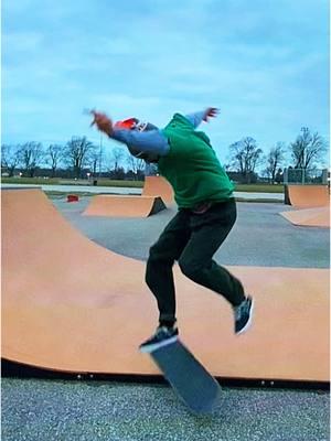 New trick at the end fakie manny big spin out #skate #blink #kurtcobainedit #davegrohl is my dad #nostalgiatrip 