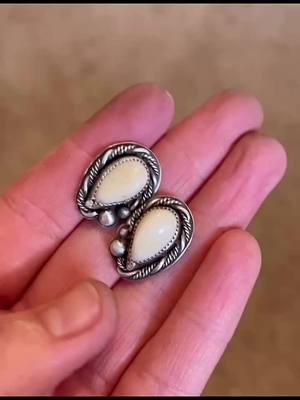 I was going to make cuff links for my dad for Christmas, but my mother said to make buttons that she could sew onto his dress jacket. And we all know to do as your momma says!!  #elkivory #ivory #elk #jewelry #westernstyle #westernwear #westernjewelry #clairkehrbergmaker #maker #handmade #art #silver #silverjewelry #learning #cool #classy #mensfashion #hunter #hunting #jewelrydesigner #westernlifestyle #mensjewelry #westernlife #westernlifeandstyle 