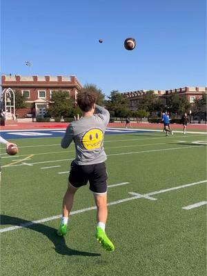 Fade Em 🆙💈 #YVQB #YVQBacademy  #HealthyObsession #AttitudeAttentionEffort  #MindsetCultureBrotherhood  #QBtraining #QB #Quarterback 