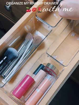 Organize my makeup drawer w/ me 💄💋 LOVE these drawer organizers!! #drawerorganization #drawerorganizer #makeuporganization 