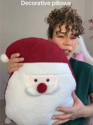 Cojín decorativo de santa #decorativepillows #cojinesdecorativos #santapillow #TiktokShopHolidayHaul #añonuevo #mademyyear #TikTokShop 