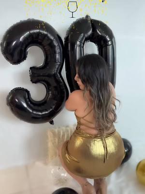 Cheers to 30 amazing years 🍾🎂 #dirty30zclub🎉 #happybdaytome #glowingup #30amazingchapters #nuevaetapa #30ñera ##CapCut