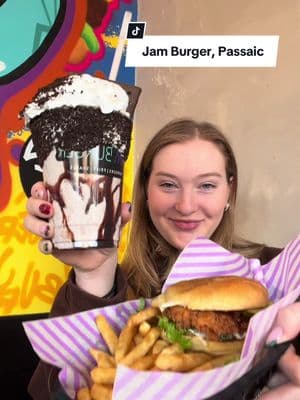 🚨 Insanely good food ahead… 🍔 If you have been following me for a minute you know how much I love @jamburgernj and their chicken sammie!! Now they have a new location in Passaic and I finally tried the “Jam Burger” — drool worthy, not too spicy, perfect burger 👌🏻 #burger #chickensandwich #friedchicken #jalapenopoppers #milkshake #burgerjoint #specialtydrinks #oreo #nj #newjersey #passaicnj #passaiccountynj #newbusiness #njrestaurants #njrestaurantreview 🍔