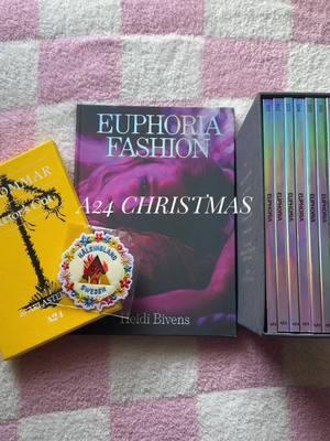 It was an A24 Christmas 🤍 #a24 #euphoria #midsommar #zendaya #sydneysweeney #a24films #florencepugh @A24 