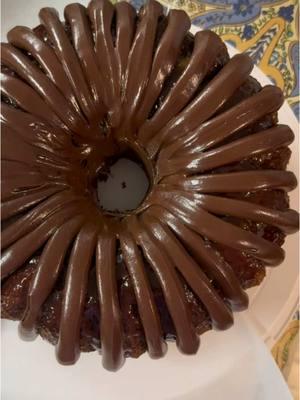 A moment please for the chocolate ganache Bundt 😍. Almond cake topped with raspberry glaze and chocolate ganache. #chocolate #ganache #chocolateicing #icing #cake #bundt #bundtcake #dessert #cakedecorating #caketok #cakeideas #dessertideas #yum 