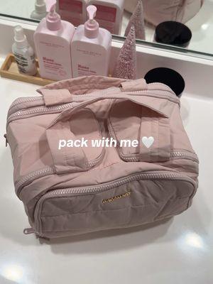 im obsessed with this toiletry bag! 💗 @BAGSMART  #travel #toiletrybag #travelbag #packwithme #vacation #plane #flight #skincaretravelbag #tiktokfinds #makeupbag #fyp 