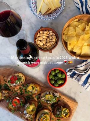 Your sign to host a pintxos & wine night at home🍷🇪🇸 #winepairing #winetasting #winenight #spanishfood #basquecountry #pintxos #wine #wineandfoodpairing #winetravel 