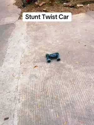 RC Stunt Twist Car!! The best gift for kids, currently on sale! #rcstuntcar #kidstoy #household #remotecontrolcar #rccar #gesturecontrol #tech #fun #flashsale#tiktokshopblackfriday #christmasgift #toys #giftideas