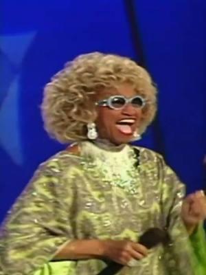 Celia interpretó La Pachanga, siendo la primera invitada en ser invitada al set de El Lunes Sin Falta el 8 de octubre de 2001. #celiacruz #parati #foryoupage #tiktokmexico #tiktokpuertorico #celiacruzlegacyproject 