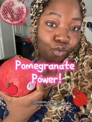 💎 I still remember my first pomegranate 🤤 My mom called me on her way home from work saying she had a surprise for me. She got home and threw a pomegranate into my lap. She was so excited bc she knew I would like it after her coworker gave her some earlier that day lol . I've been hooked ever since! 💎 And its a seasonal fruit so I try to get my hands on them every year....Its the little joys in life 🤍✨ • • • • #pomegranate #thanksmom #pomegranateseeds #fruits #holistichealth #yummyfruits #kingchelsz 